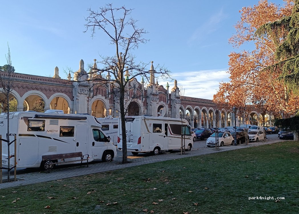 (28017) Madrid - Avenida de las Trece Rosas — foto 4