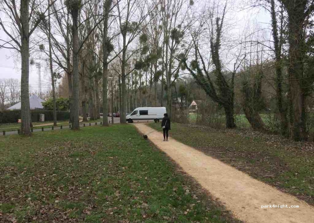 (28000) Chartres - Route des Grands Prés — foto 3