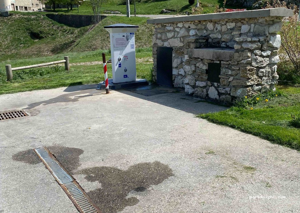 (26420) Vassieux-en-Vercors - Avenue du Mémorial — foto