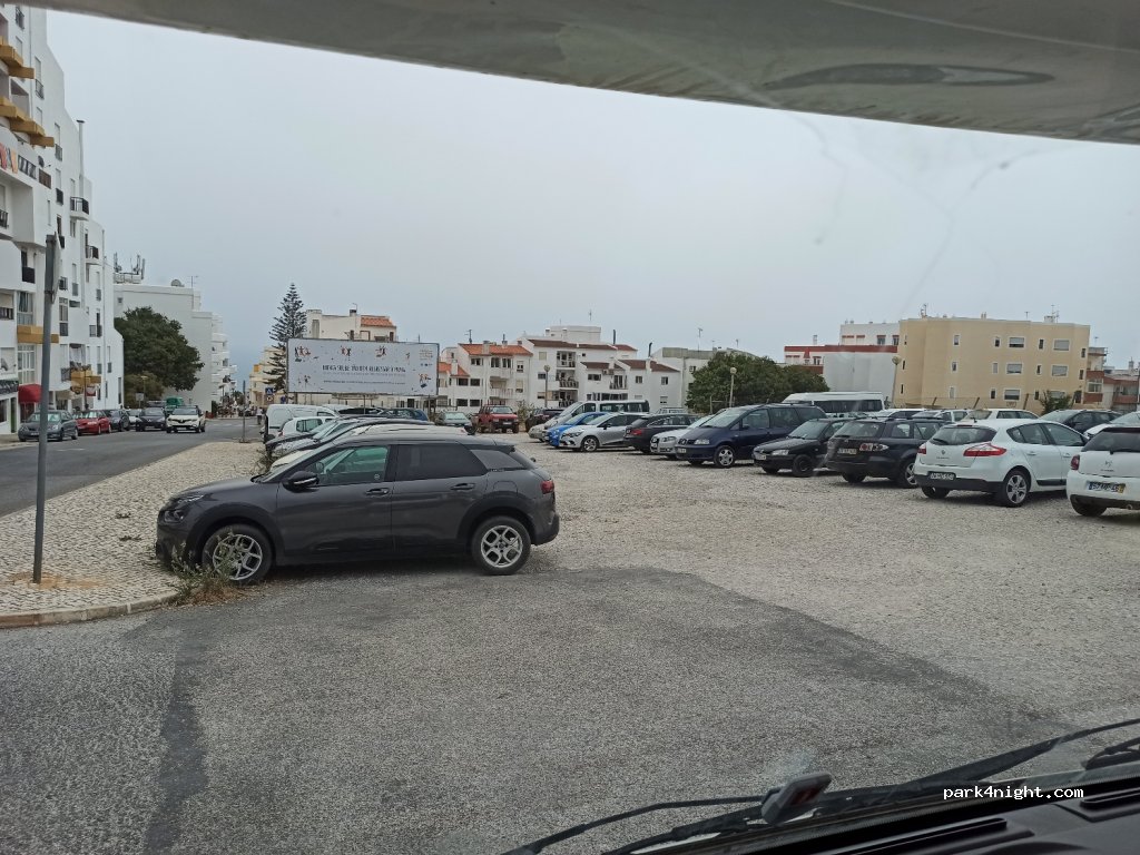(8600-168) Luz - R. 1º de Maio 2E — foto