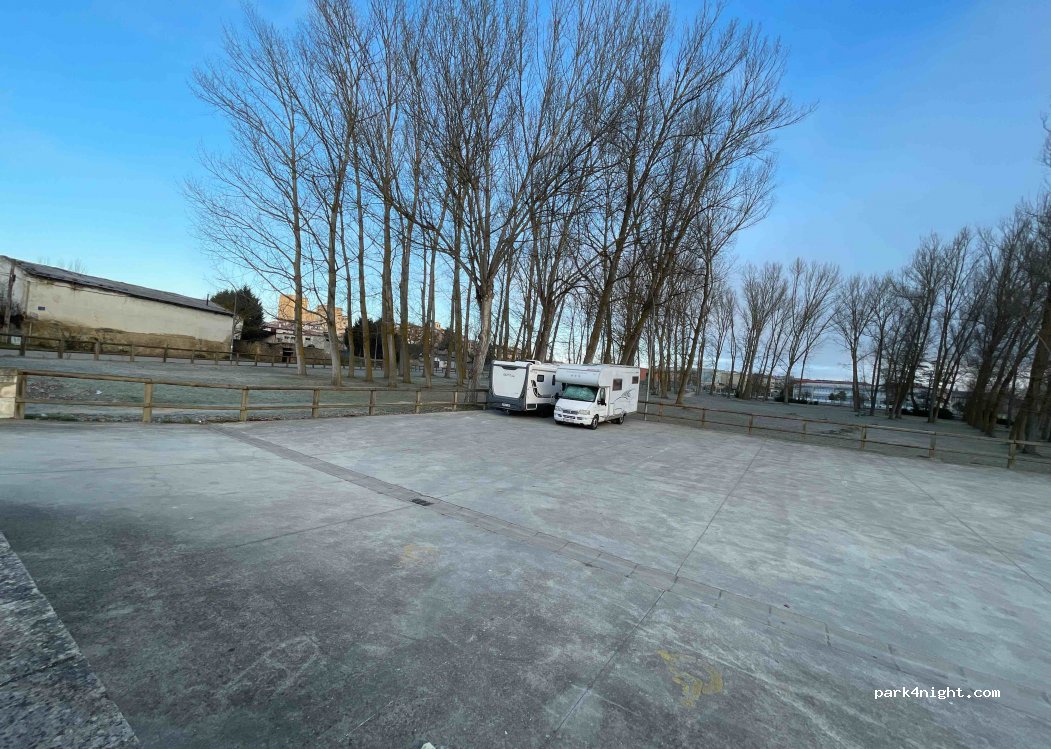 (09500) Medina de Pomar - 1-7 Paseo la Virgen — foto 2