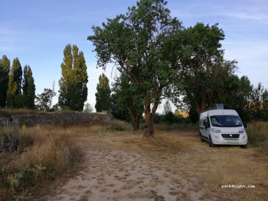 (42193) Burgo de Osma-Ciudad de Osma - Calle Río Abión — foto