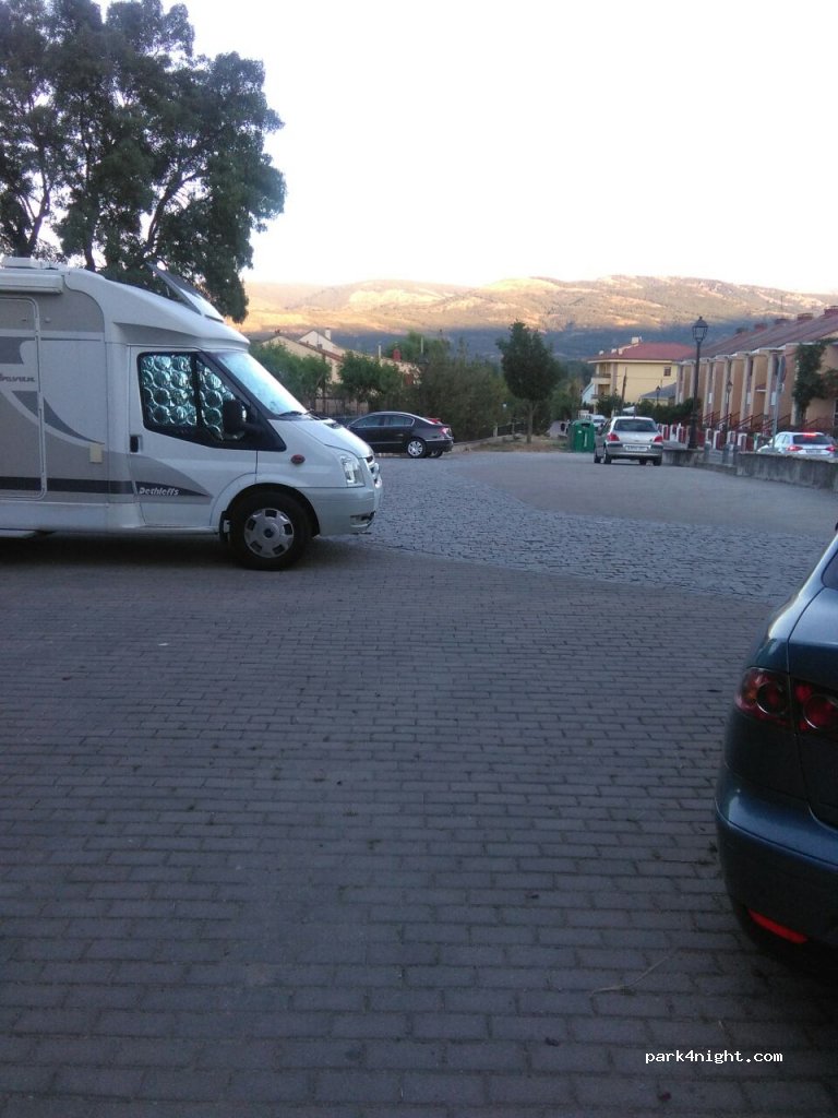 (28740) Rascafría - 2-4 Avenida de Cascajales — foto 3