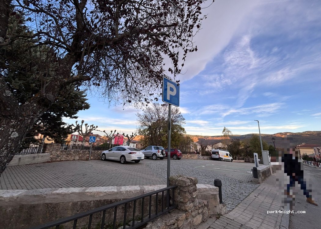 (28740) Rascafría - 2-4 Avenida de Cascajales — foto 4