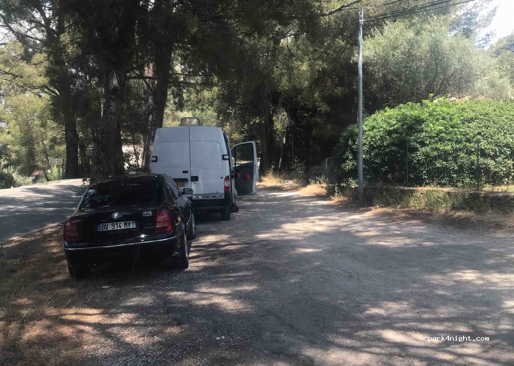 (13600) La Ciotat - 552 Chemin de l'Homme Rouge — foto