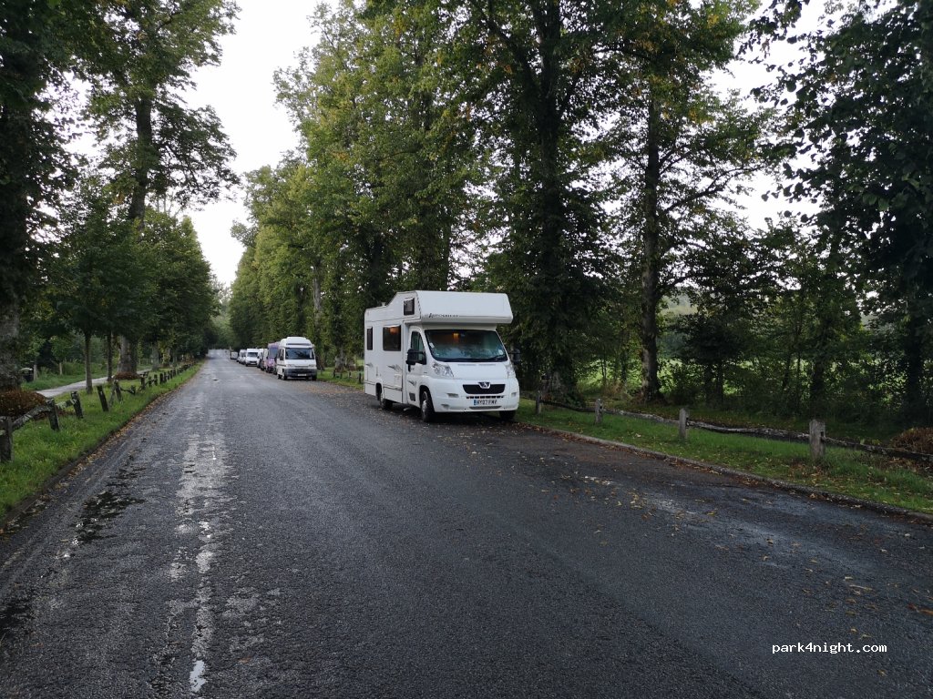 (BN18 9PA)  - Mill Road — foto