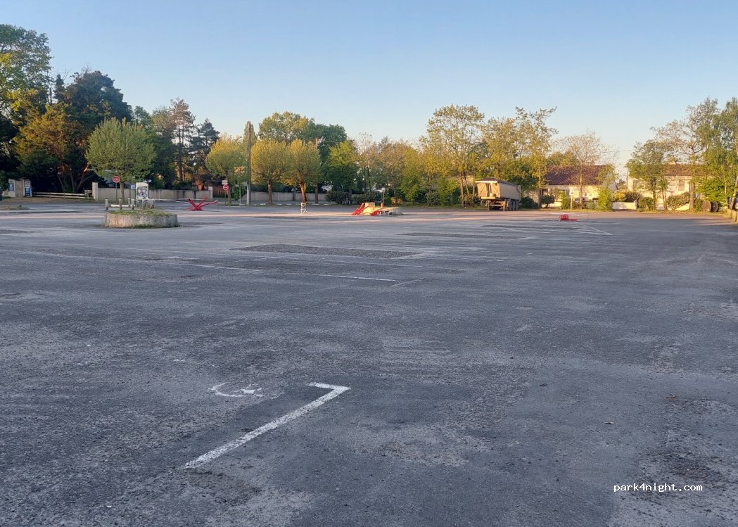 (44116) Vieillevigne - 3 Allée des Sports — foto