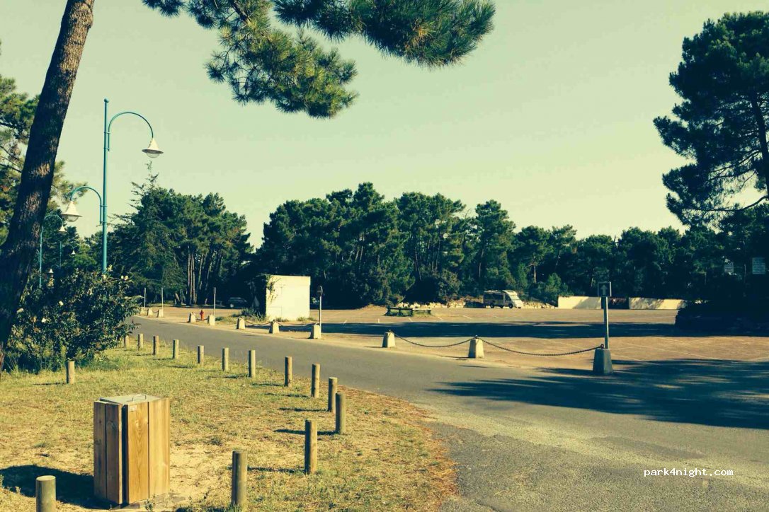 (17570) Les Mathes - Avenue de l'Hippodrome — foto