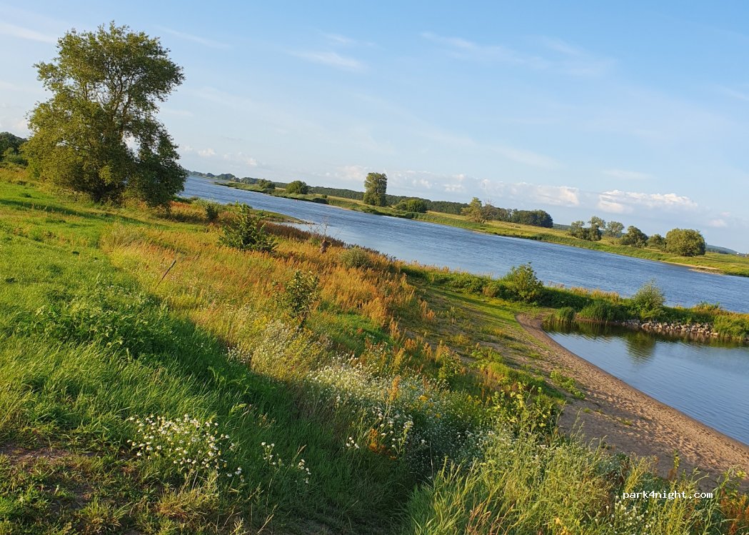 Wohnmobilstellplatz am Yachthafen Arneburg — foto 4