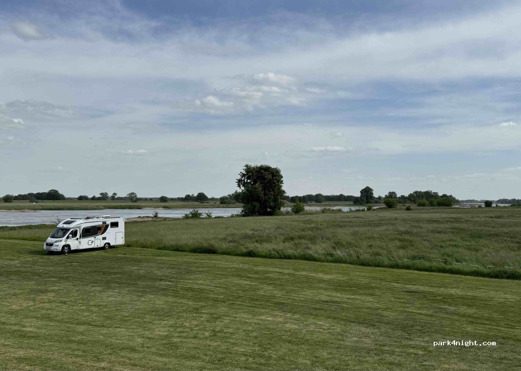 Wohnmobilstellplatz am Yachthafen Arneburg — foto 5