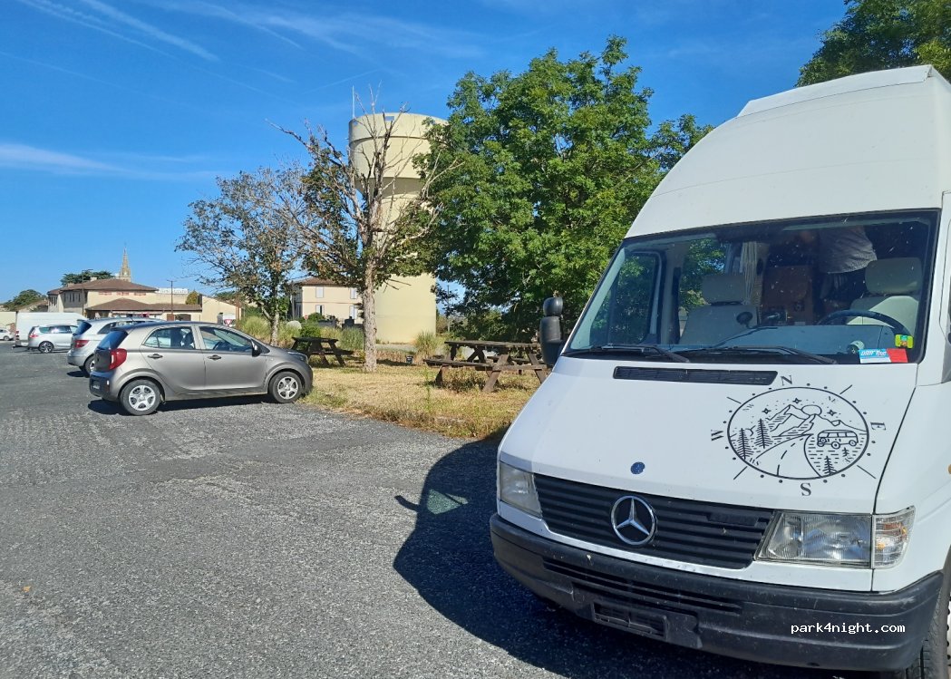 (81430) Villefranche-d'Albigeois - 5 Place du Foirail — foto 2
