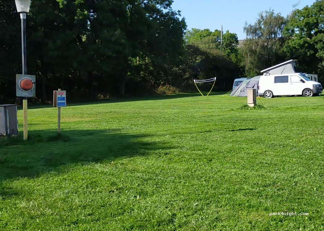 Hardhurst Farm Camping & Caravan Site — foto