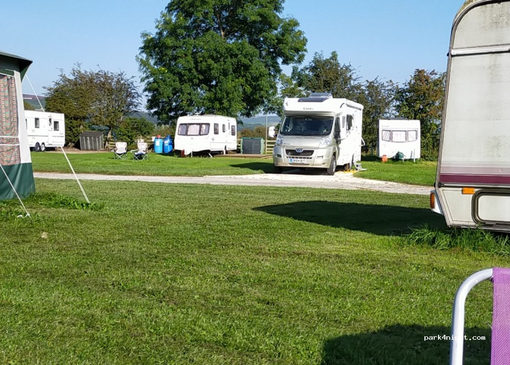 Hardhurst Farm Camping & Caravan Site — foto 2