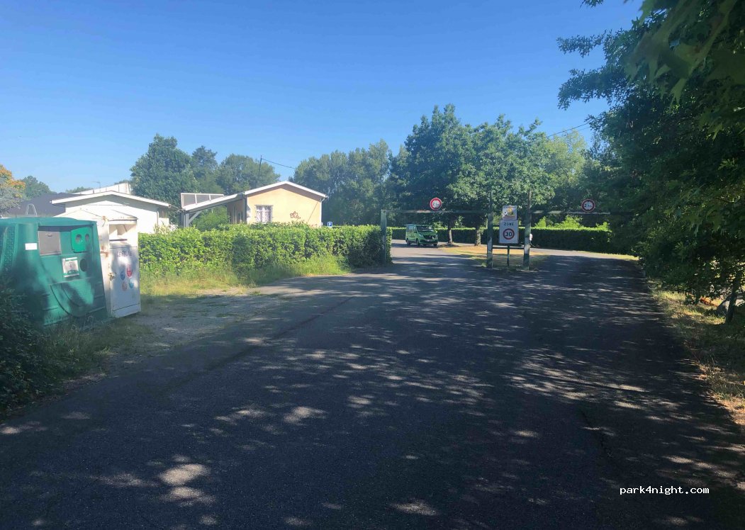 (64110) Laroin - 25 Rue Principale — foto 4