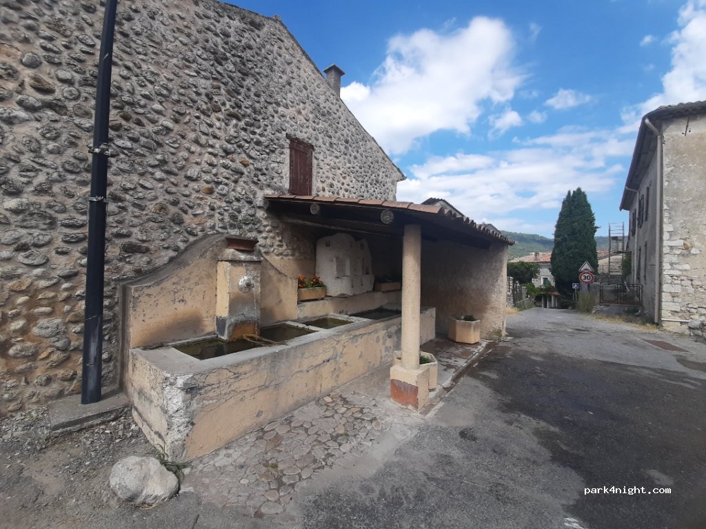 (04270) Bras-d'Asse - 18 Route de la Fontaine — foto