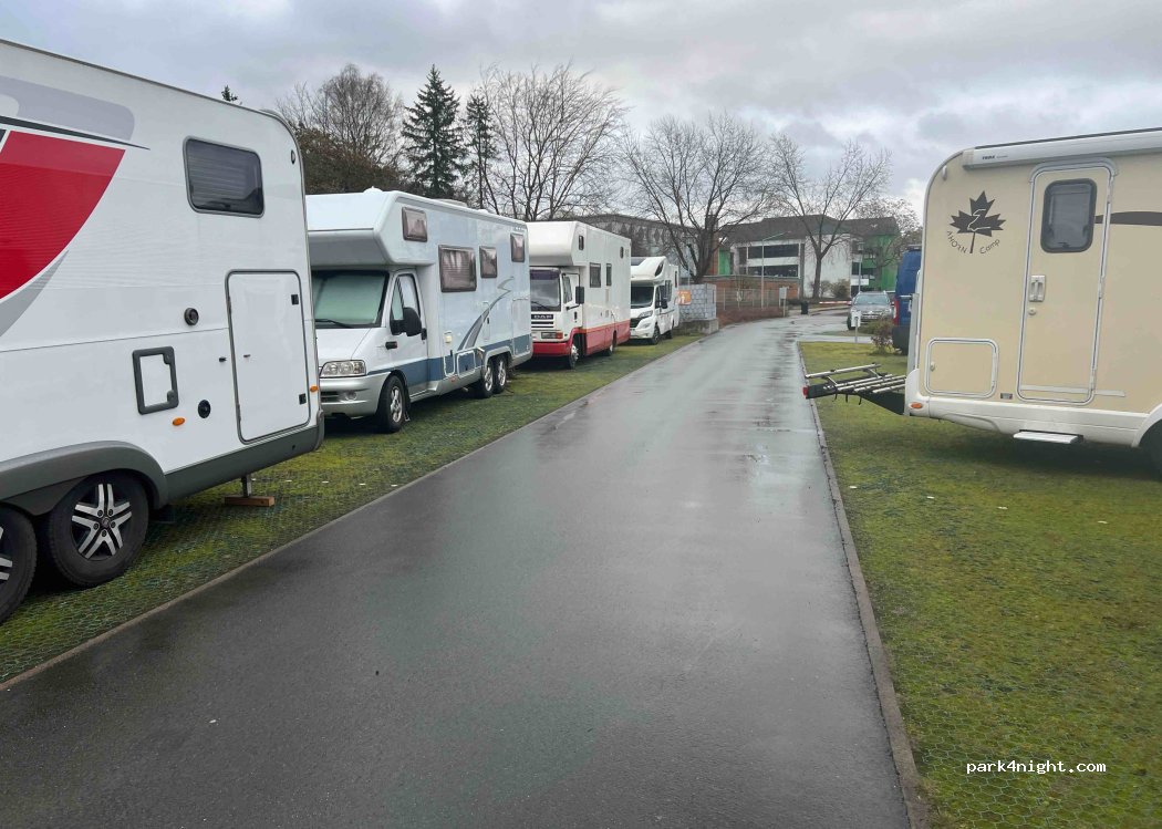 Wohnmobilstellplatz PREMIUM am AquaMagis — foto 4