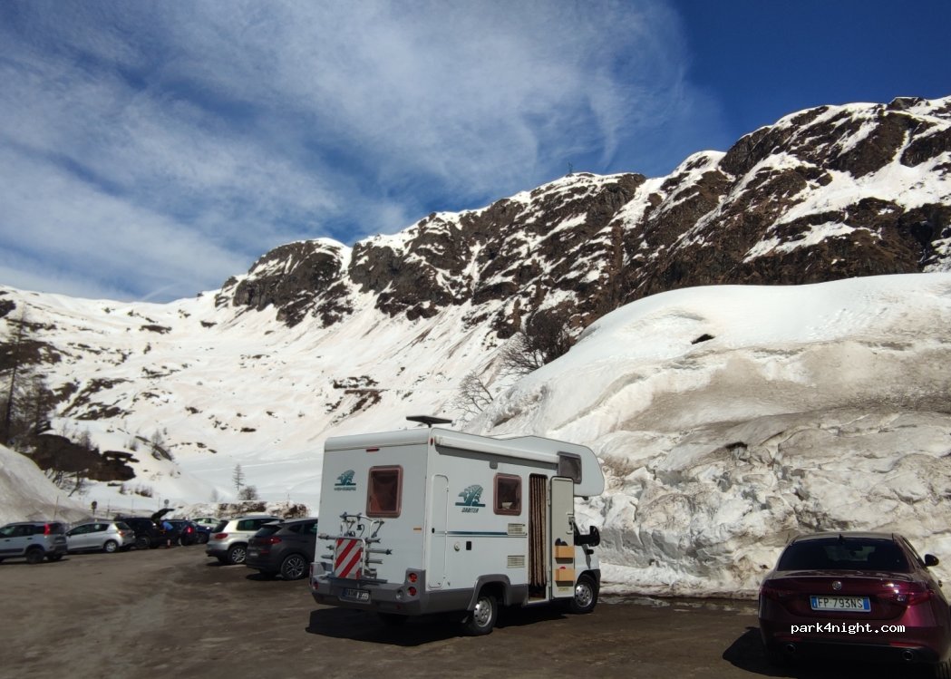 Area sosta camper Lago Morasco — foto 2