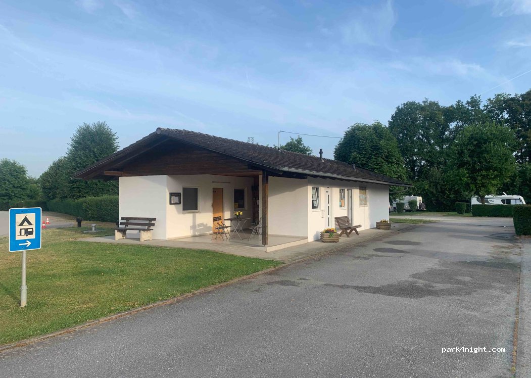 Tennishalle DJK Neßlbach — foto 3