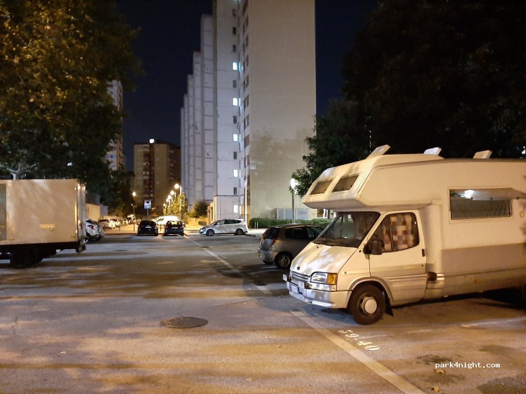(08907) L'Hospitalet de Llobregat - 81 Avinguda d'Amèrica — foto 3