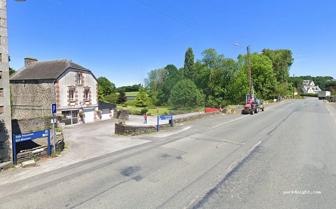 (22570) Gouarec - 9 Rue Nationale — foto 2