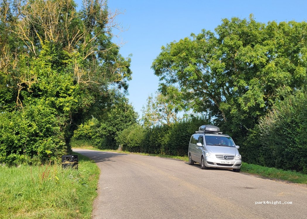 (OX17 3BZ) Aynho - B4100 — foto