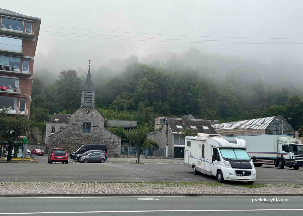 (5500) Dinant - 52 Place du Cardinal Mercier — foto 4