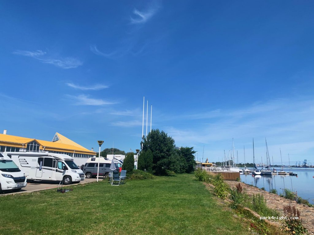 Camping & Yachts — foto