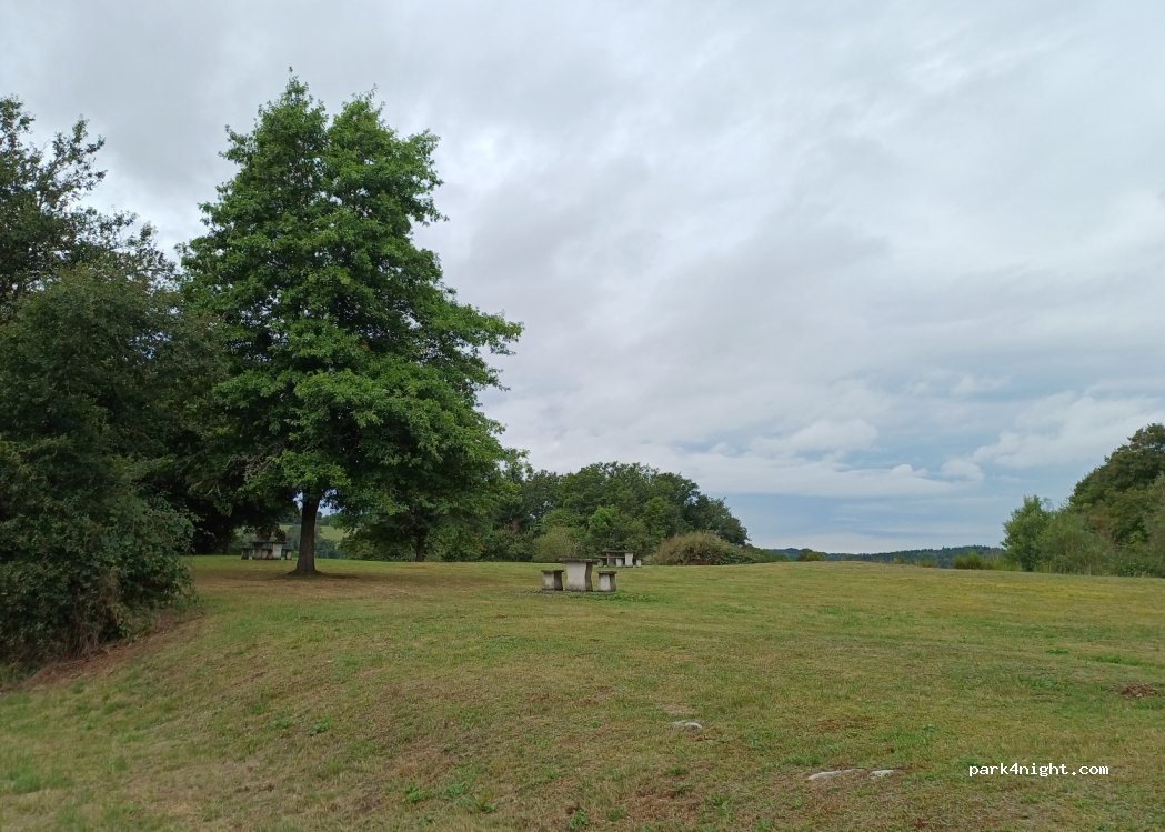 (23200) Saint-Avit-de-Tardes - D941 — foto 2