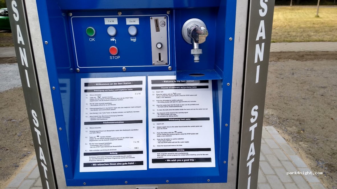 Wohnmobilstellplatz am Lausitzbad — foto