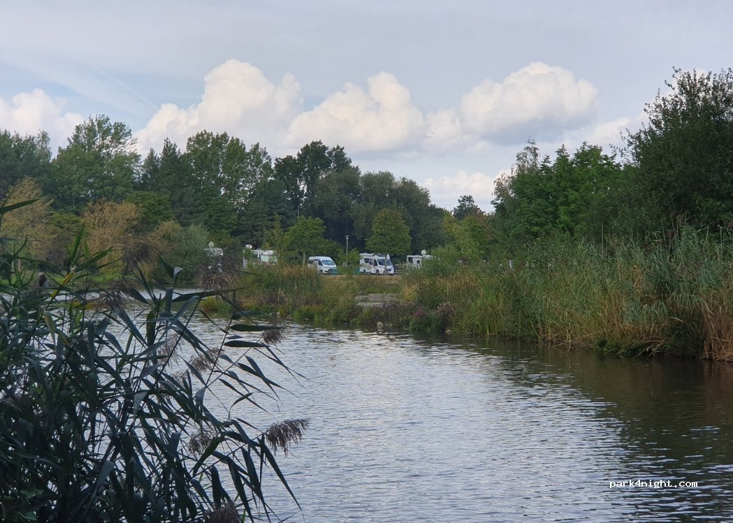 Wohnmobilstellplatz am Lausitzbad — foto 3