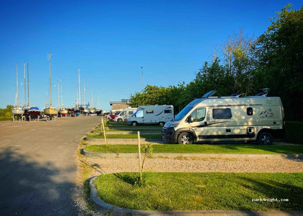 Camperplaats jachthaven Atlantica — foto 4
