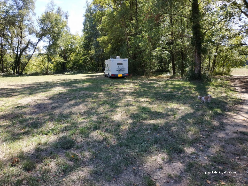 (24220) Bézenac - la Plaine — foto