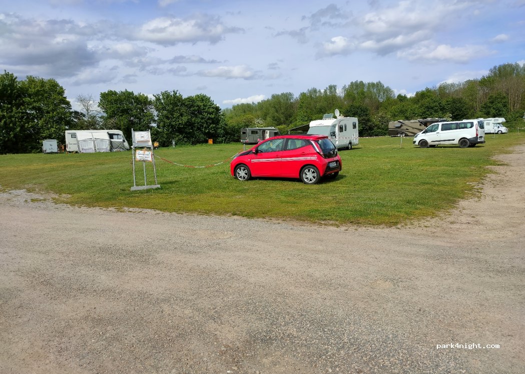 Wohnmobilstellplatz Brückenkopfpark — foto 2