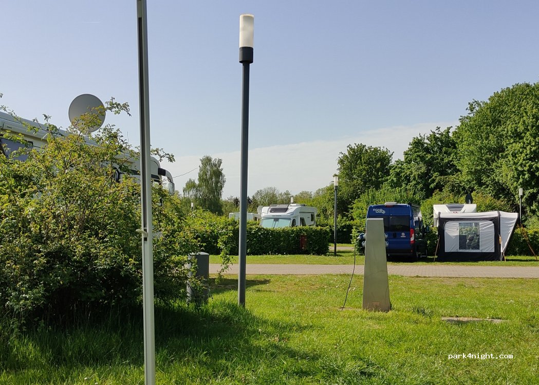 Wohnmobilstellplatz Brückenkopfpark — foto 3