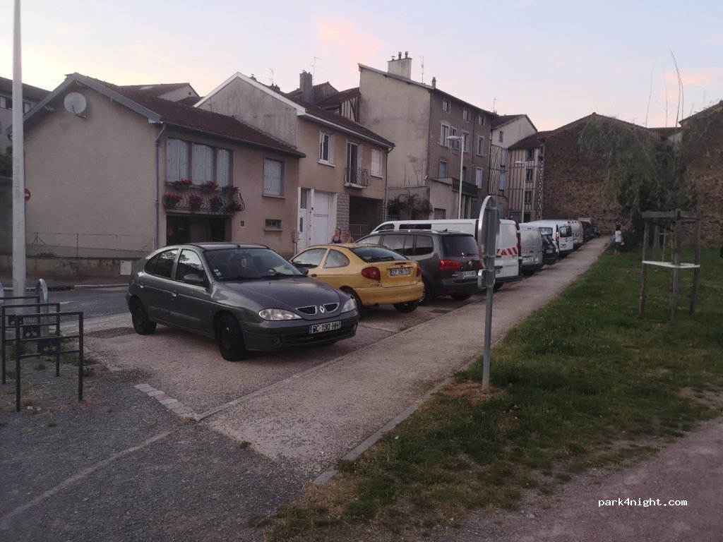 (87000) Limoges - 1 Place Sainte-Félicite — foto 2
