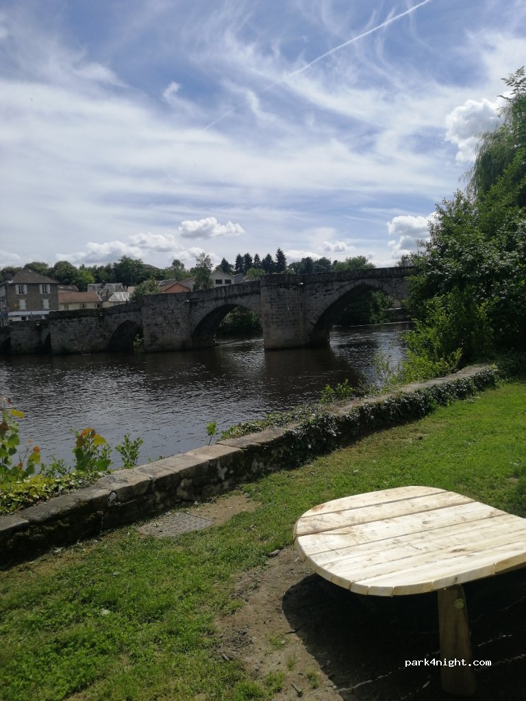 (87000) Limoges - 1 Place Sainte-Félicite — foto 3