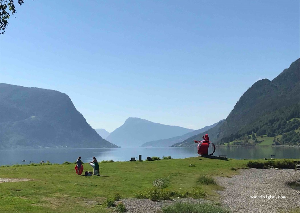 (6876) Skjolden - 4350 Lustravegen — foto