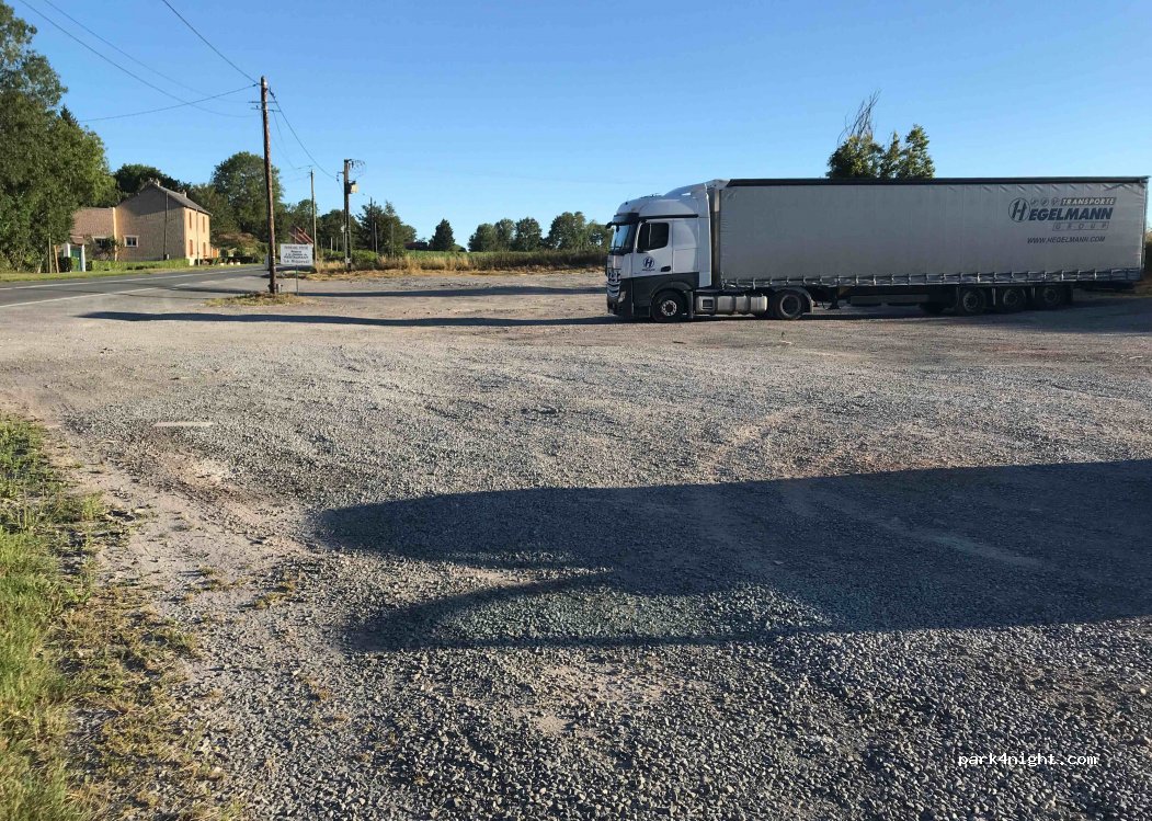 Restaurant Le Riqueval parking — foto