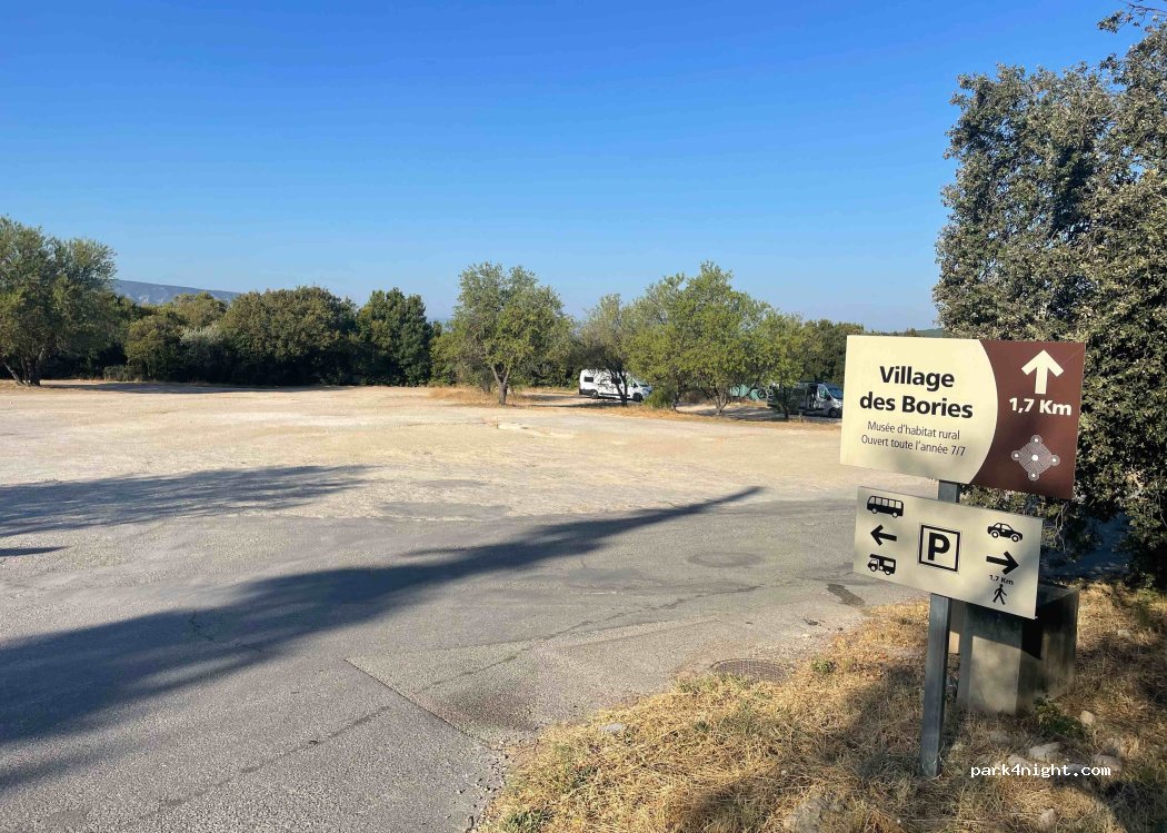 (84220) Gordes - Route de Cavaillon — foto 3