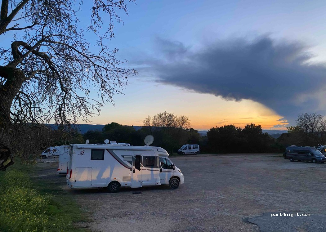 (84220) Gordes - Route de Cavaillon — foto 4