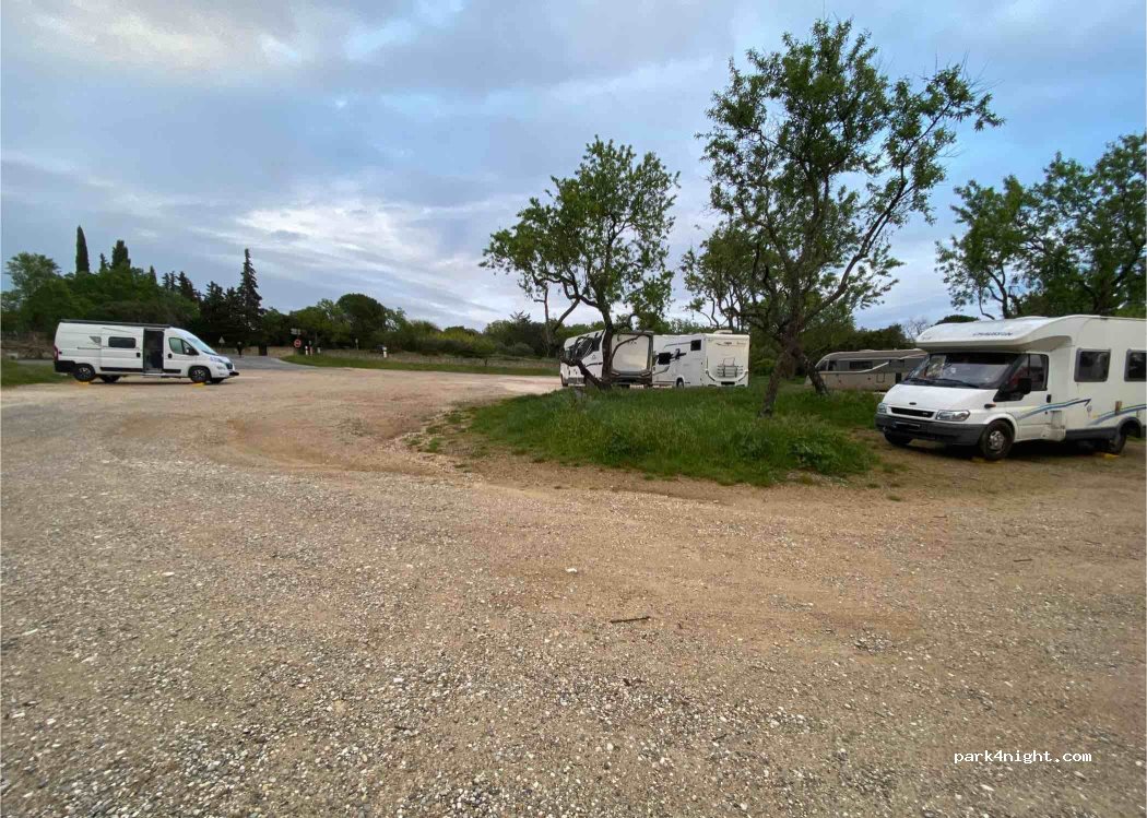 (84220) Gordes - Route de Cavaillon — foto 5