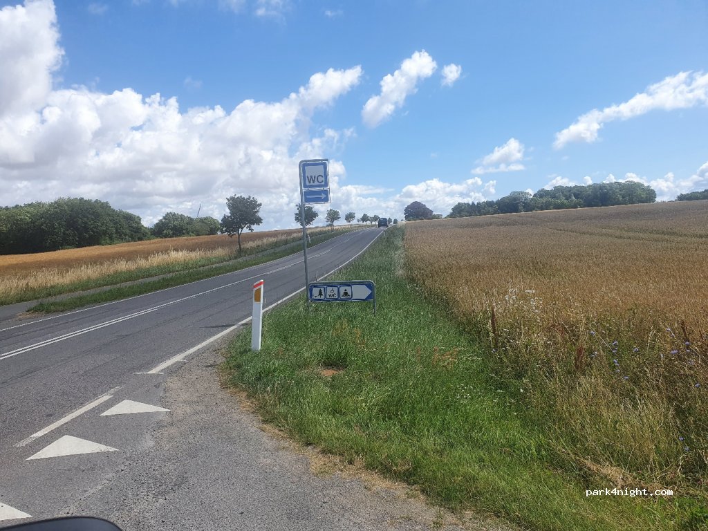 (3720) Aakirkeby - 86 Søndre Landevej — foto
