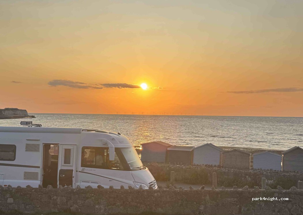 (CT9 5ET) Margate - 68 Royal Esplanade — foto 4