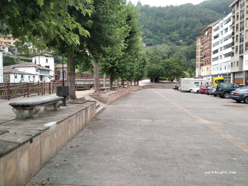 (33800) Cangas del Narcea - Avenida del Barrio Nuevo — foto