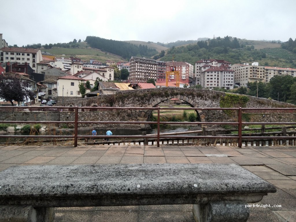 (33800) Cangas del Narcea - Avenida del Barrio Nuevo — foto 3