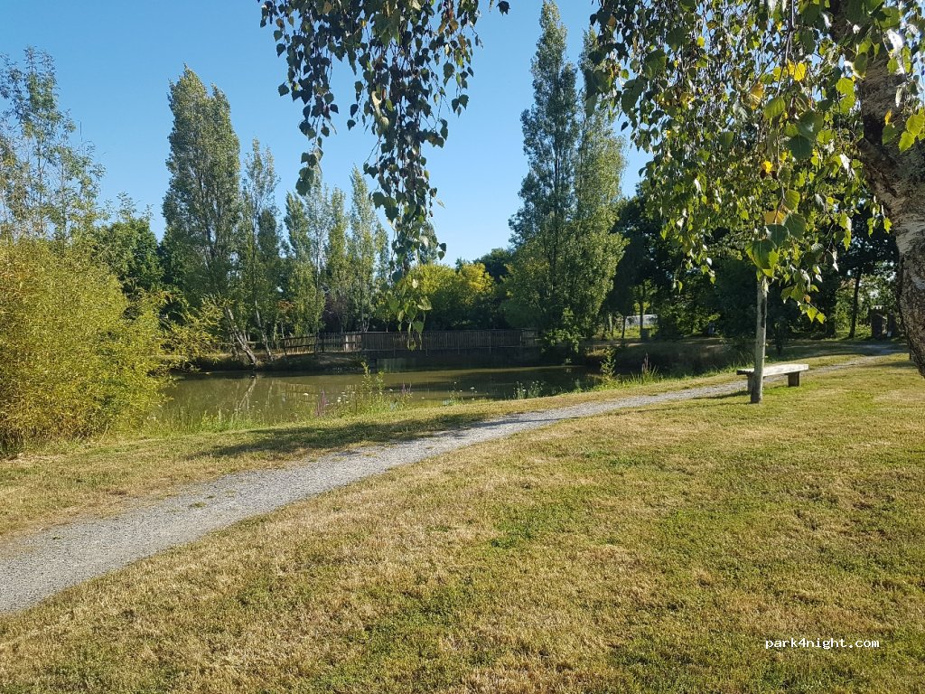 (85710) Chateauneuf - 7 Rue du Château — foto 2