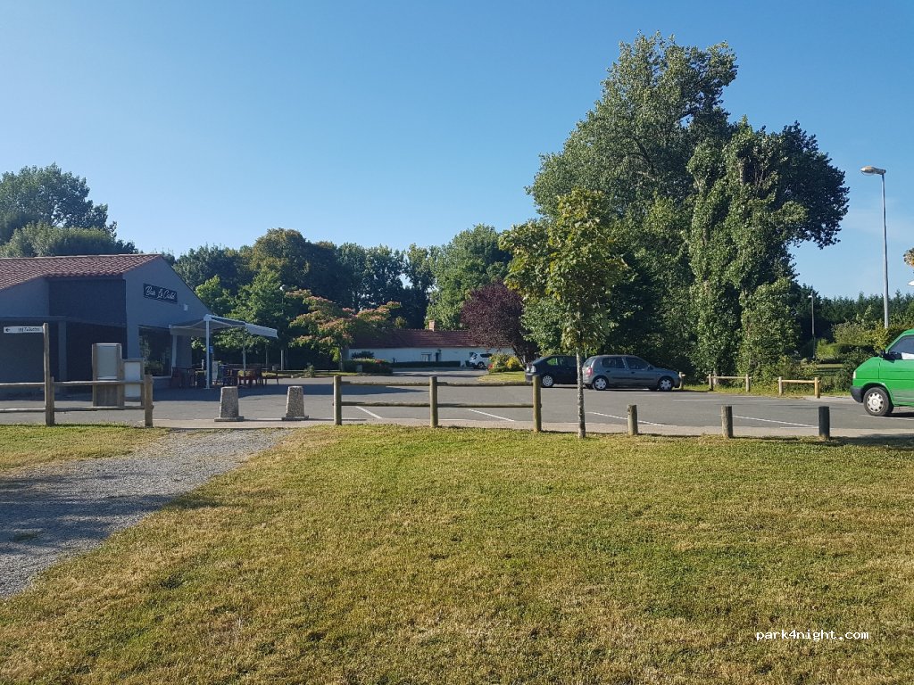 (85710) Chateauneuf - 7 Rue du Château — foto 3
