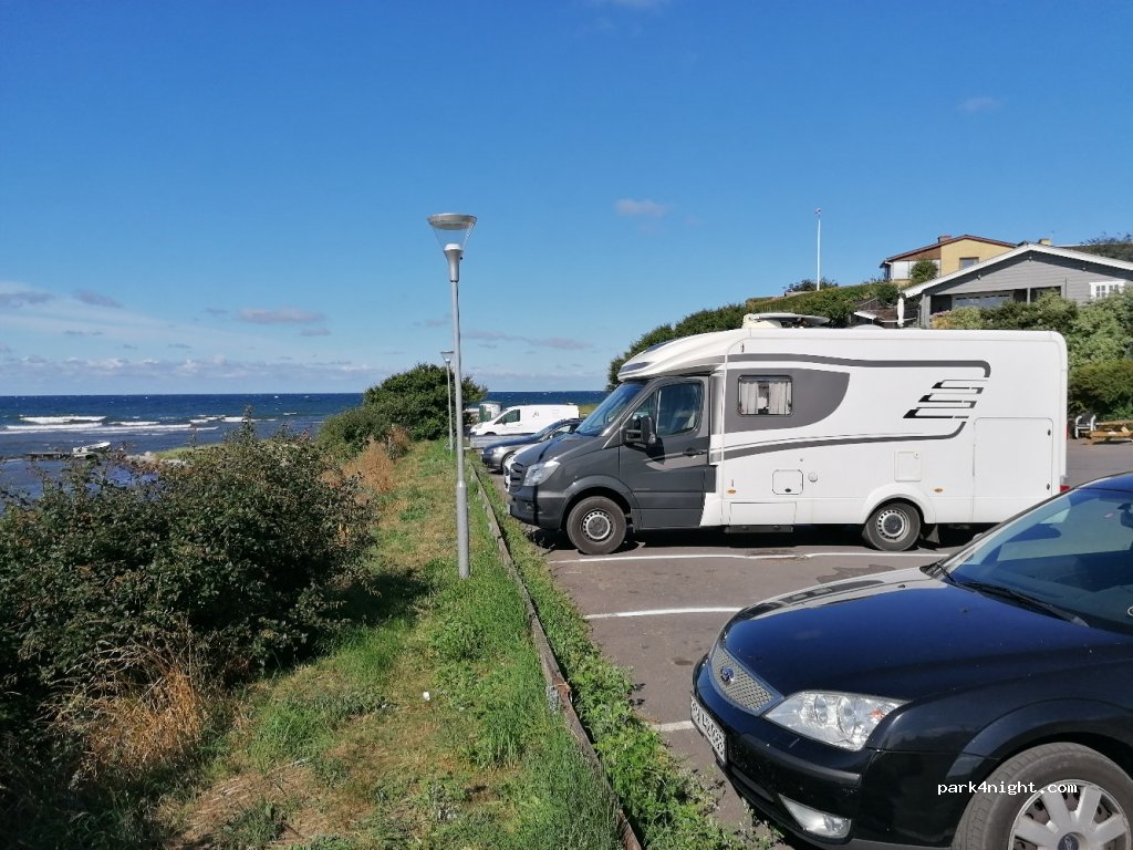 (3700) Rønne - 26 Arnagervej — foto