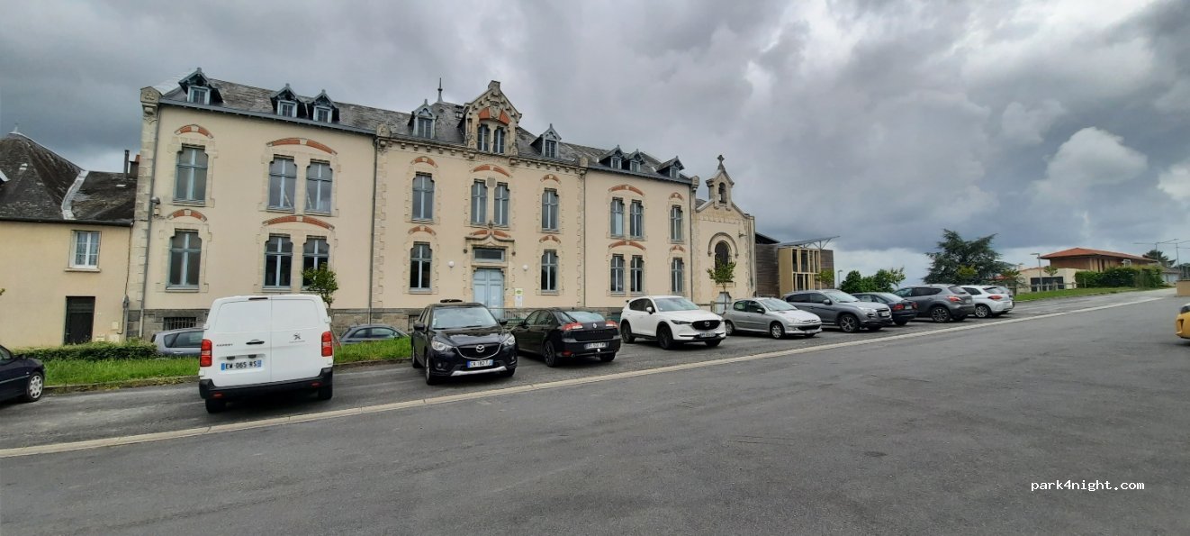 (87210) Le Dorat - 18 Place du Champ de Foire — foto 3