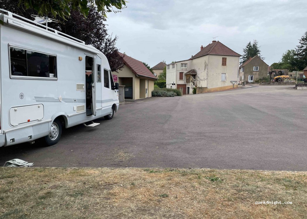 (71220) Beaubery - Le Bourg — foto 3